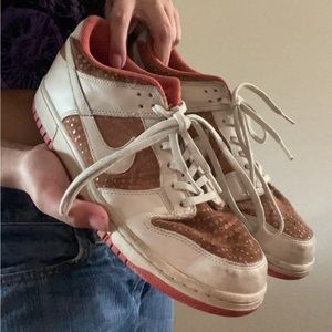 Nike red pocka dot low rise vintage sneakers